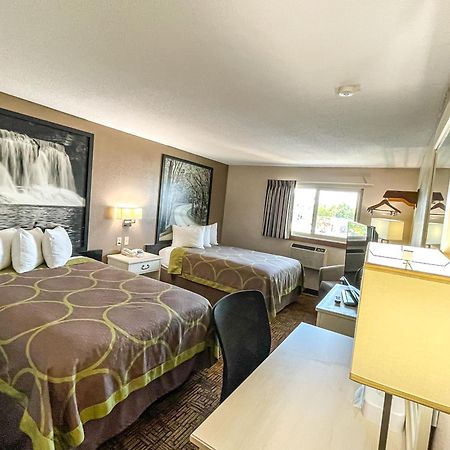 Super 8 By Wyndham Indianapolis Emerson Buitenkant foto