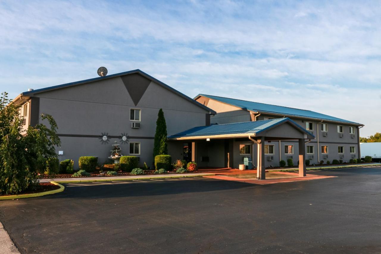 Super 8 By Wyndham Indianapolis Emerson Buitenkant foto