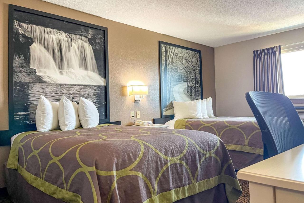 Super 8 By Wyndham Indianapolis Emerson Buitenkant foto