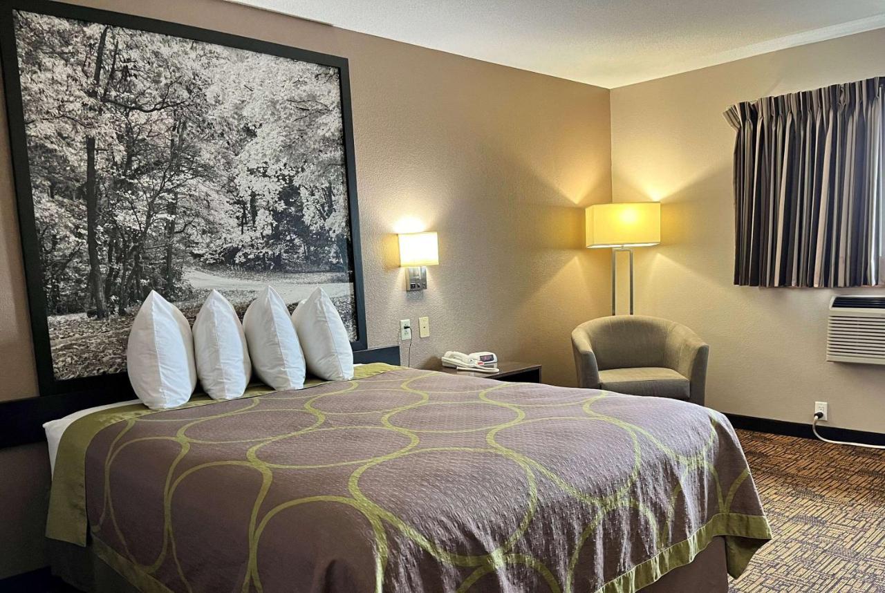 Super 8 By Wyndham Indianapolis Emerson Buitenkant foto
