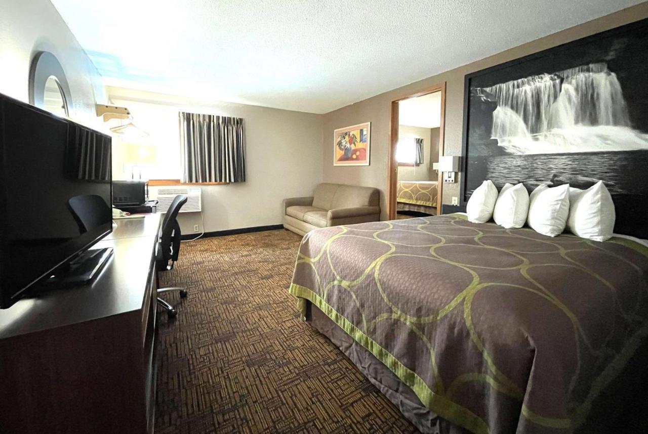 Super 8 By Wyndham Indianapolis Emerson Buitenkant foto
