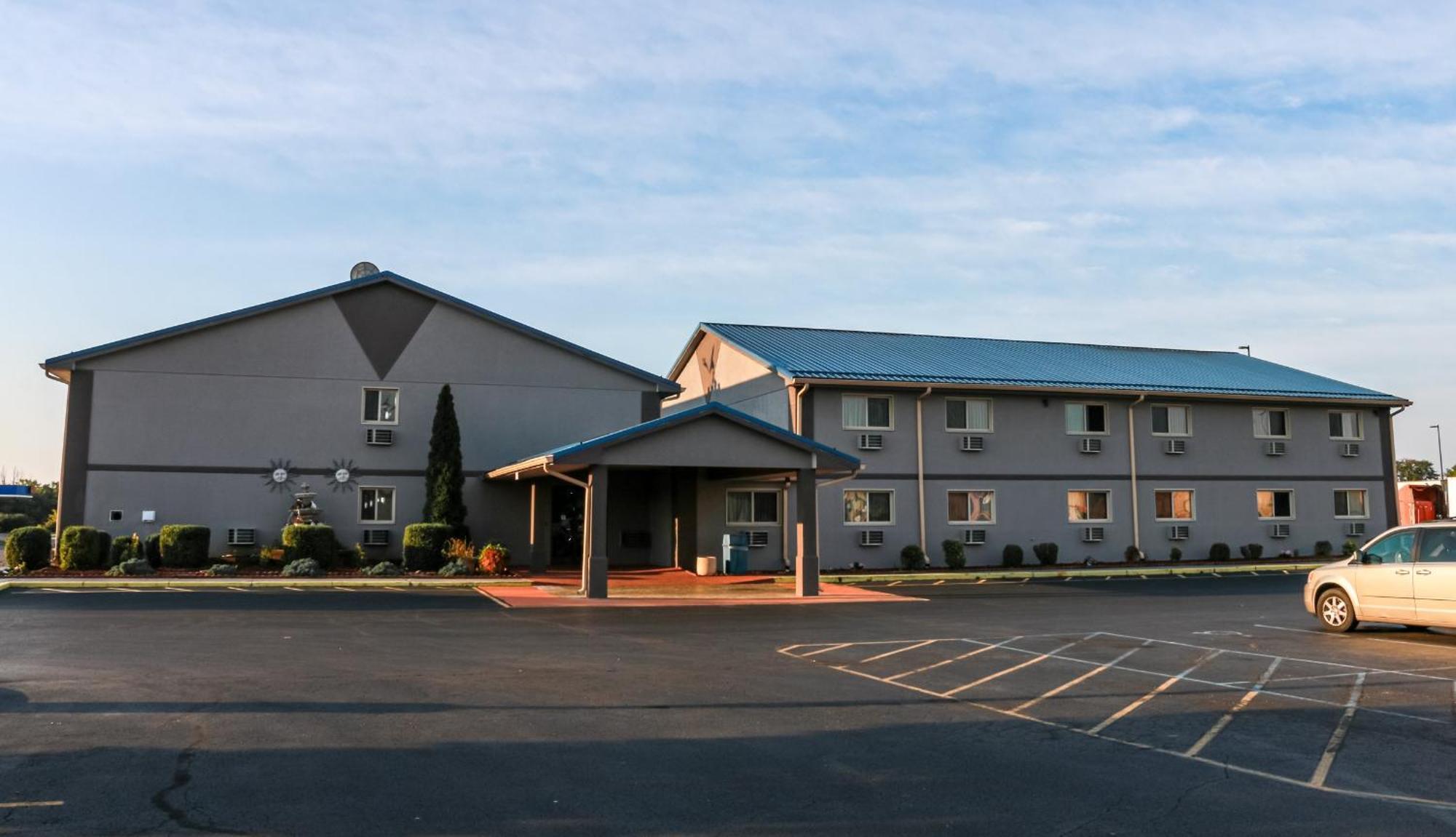 Super 8 By Wyndham Indianapolis Emerson Buitenkant foto